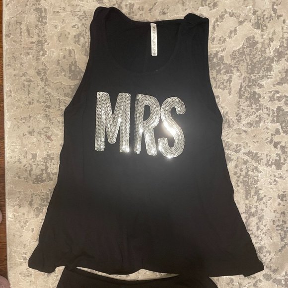 Mrs. Tank and Shorts - Picture 1 of 2